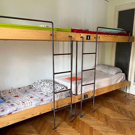 Milingona City Center Hostel Tirana Kültér fotó