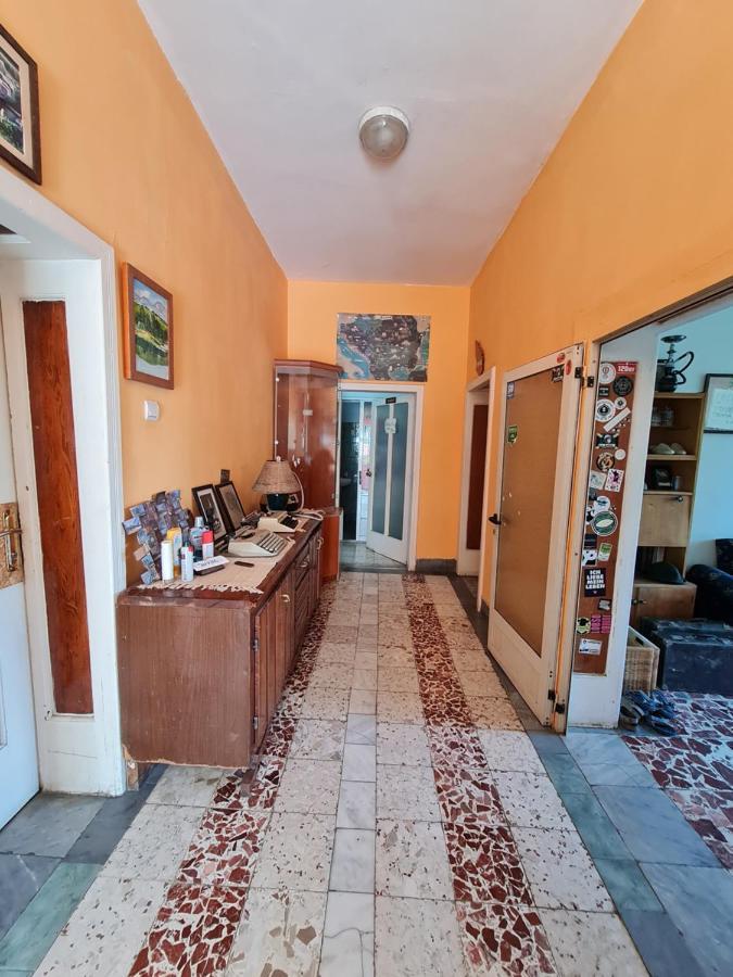 Milingona City Center Hostel Tirana Kültér fotó