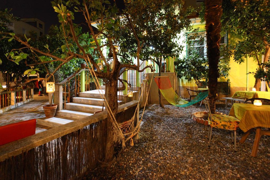 Milingona City Center Hostel Tirana Kültér fotó